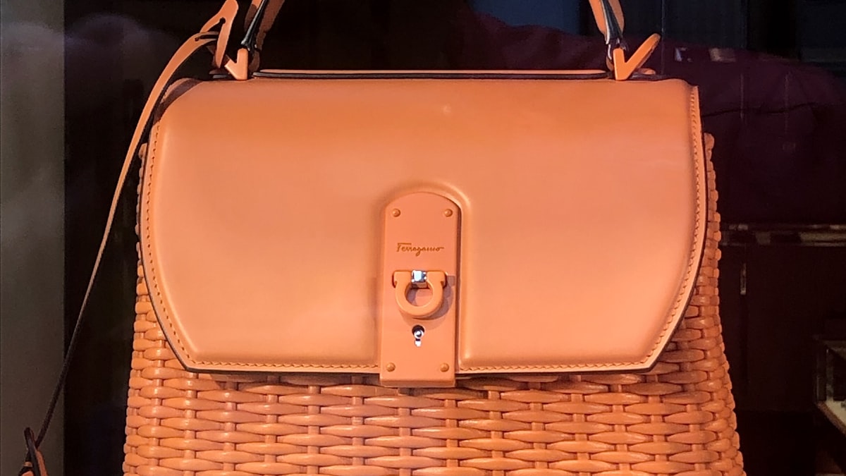 Hermès, l'exception qui défie la crise : comment le sellier français surpasse tout le luxe mondial